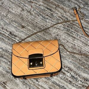 Tan crossbody purse with clutch